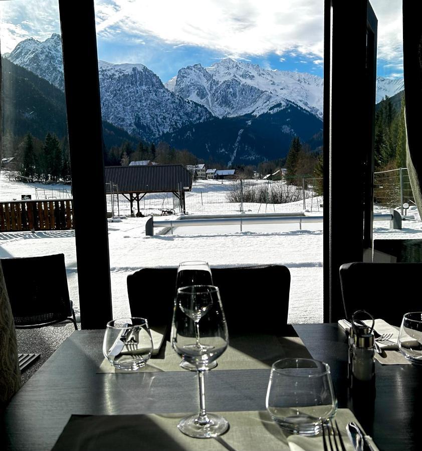 Hotel Restaurant Le Madame La Ferrière Esterno foto